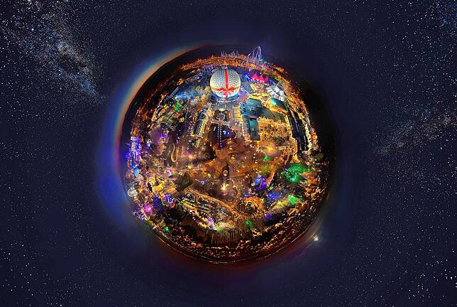 Europapark: Für das aus über 100 Aufnahmen berechnete Bild hatte Mende sechs hochauflösende Kameras an der Gondel des Europapark-Towers ...