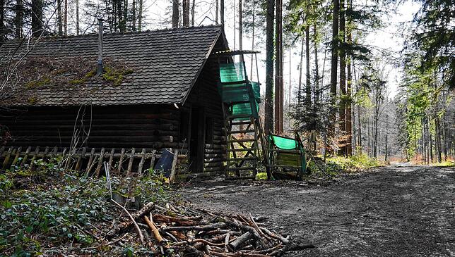 An der Waldhütte kommt man nicht vorbei, auch hier darf und muss ein Rätsel gelöst werden.