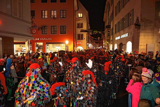 Bild 10: Endlich! Butzenlauf stimmt Konstanzer auf die Straßenfasnacht ein