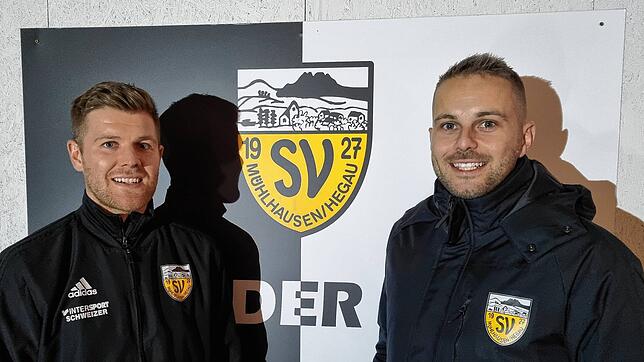 Die Siegesserie des SV Mühlhausen (die beiden Spielertrainer des SV Mühlhausen, Marc Labusch, links, und Manuel Gutacker) ist gegen den ...