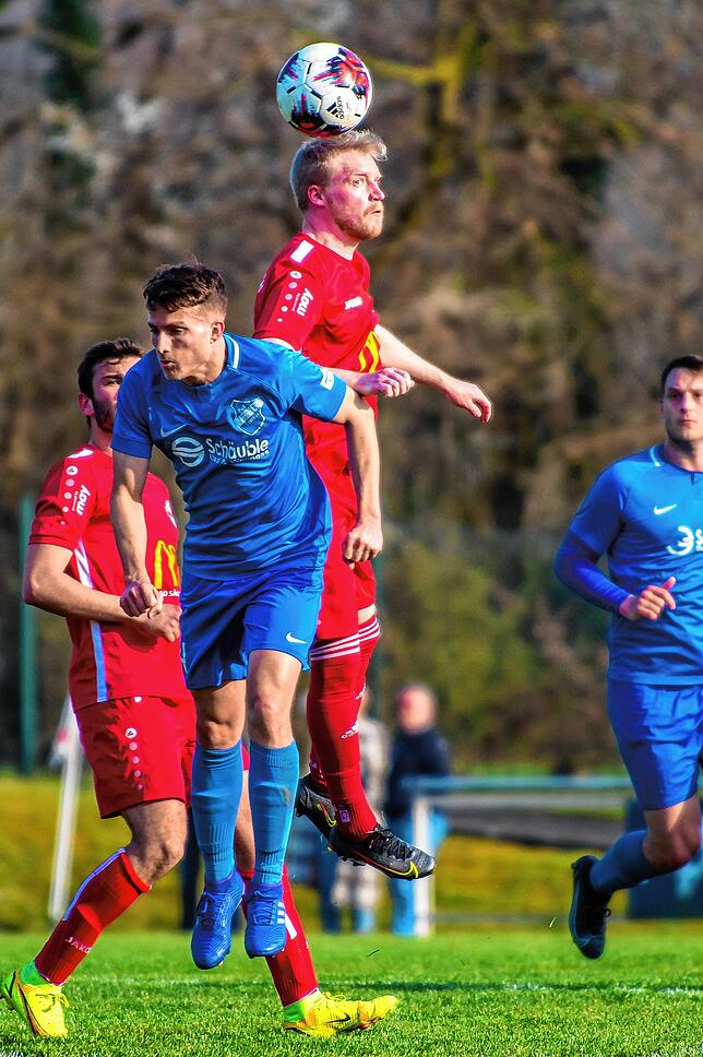 Bild 12: TuS Efringen-Kirchen gelingt ein 3:1 im Abstiegskampf beim FC Wallbach &ndash; und wir haben Bilder!