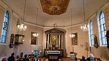 Trotz zweier Brandanschläge präsentiert sich das Innere von St. PeterBilder: Michael Gottstein