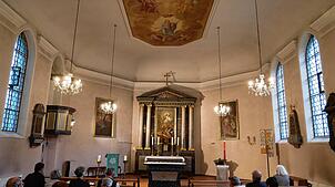 Trotz zweier Brandanschläge präsentiert sich das Innere von St. PeterBilder: Michael Gottstein