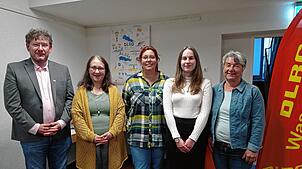 Die Geehrten (von links): Bernd Huber und Claudia Hass (40 Jahre Mitgliedschaft), Sophie und Amelie Vetter sowie Christine Spagnolo ...