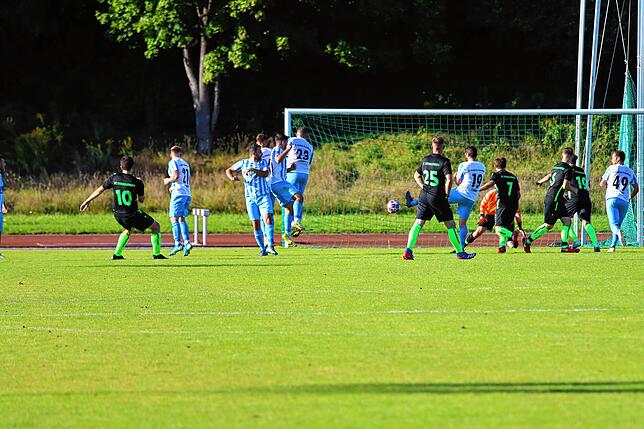 Bild 4: Die besten Bilder der Partie zwischen Anadolu und Steißlingen