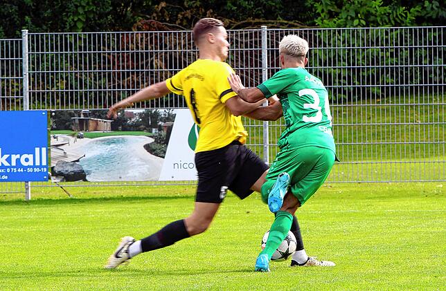 Bild 16: TSV Aach-Linz besiegt im Spitzenspiel den FC Öhningen-Gaienhofen mit 2:1. Die besten Bilder!