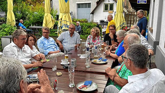 Beim Abendessen in der Mühle Dietfurt stellt sich der Bundestagsabgeordnete Thomas Bareiß (CDU) den Fragen.
