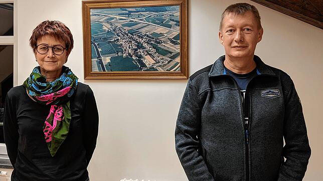 Kirsten Haupt und Martin Meitz sind als Stellvertreter der Ortsvorsteherin Claudia Ehret gerne im Einsatz für ihre Heimatgemeinde Hausen ...