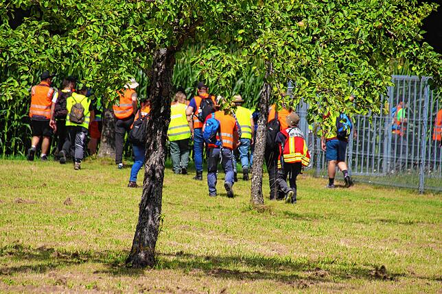 Etwa 60 Personen aus dem Heimatort des Mannes, der aus dem Landkreis Tuttlingen stammt, beteiligen sich seit Montagnachmittag an einer ...