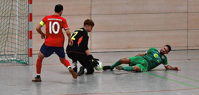 Bild 23: SC Niederhof/Binzgen unterliegt FC Freiburg-St. Georgen im Futsal-Halbfinale – und wir haben Fotos!
