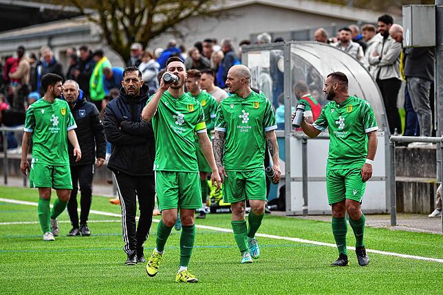 Bild 21: SV Herten setzt sich mit 4:1 gegen FC Schönau durch &ndash; und wir haben Bilder!