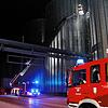 Die Donaueschinger Feuerwehr setzt bei einer Übung Anfang November bei den Silotürmen der ZG Raiffeisen die Drehleiter ein. Lässt sich ...