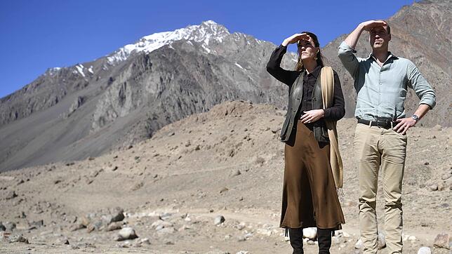 William und seine Frau Kate (bei einem Besuch in Pakistan) müssen für das britische Königshaus nach dem Abgang von Harry und Meghan ...
