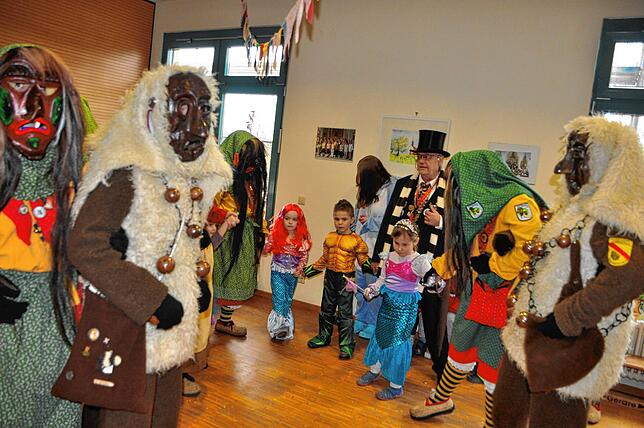 Bild 30: Narren befreien Kindergartenkinder in Hepbach und Leimbach – Die schönsten Bilder!
