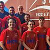 Neue Spieler beim SC Lauchringen: (Hinten von links) Fabian Steffen, Vorstand Marketing und Uwe Weißenberger, Beisitzer Sport, (Mitte ...