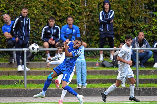 Bild 15: SV Weil II fegt den SV Blau-Weiß Murg mit 11:0 vom Platz – und wir haben Fotos!