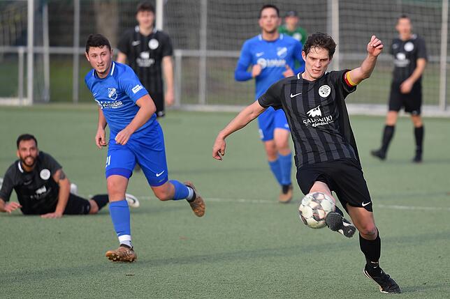 Bild 15: FC Hochrhein düpiert den TuS Efringen-Kirchen mit einem 3:1-Sieg im Rebland &ndash; und wir haben Bilder!