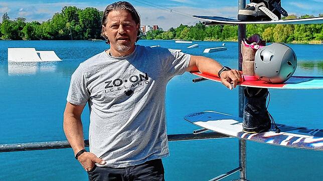 Helgi Kolvidsson auf der Anlage des Seepark Linzgau, den er seit dieser Saison leitet.