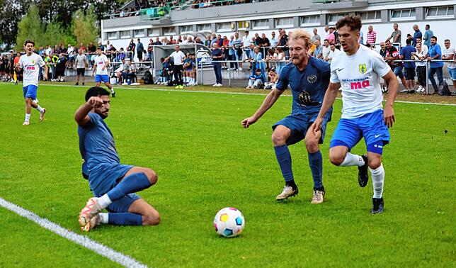 Bild 6: Was für ein Spiel! Unsere Bildergalerie vom Pokalderby zwischen dem FC Singen und Südstern Singen
