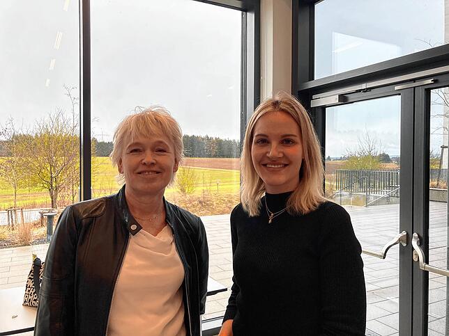 Antje Häcker (links) und Katharina Hartmann sind Geschäftsführerinnen in gänzlich unterschiedlichen Branchen.
