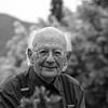 Bruno Epple, hier im Jahr 2021 im Garten seines Hauses in Wangen auf der Höri.