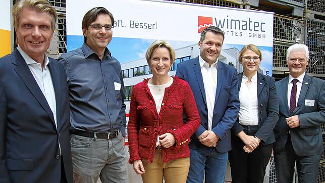 Thomas Bareiß, Stefan Mattes, Nicole Hoffmeister-Kraut, Jürgen König, Lena Burth und Klaus Burger freuen sich am Ende des Abends in ...