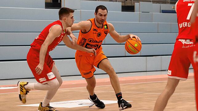 In einem aktuell starken Panthers-Team gibt es mit Ivan Mikulic (am Ball) noch ein Sorgenkind. Der kroatische Neuzugang läuft bislang ...