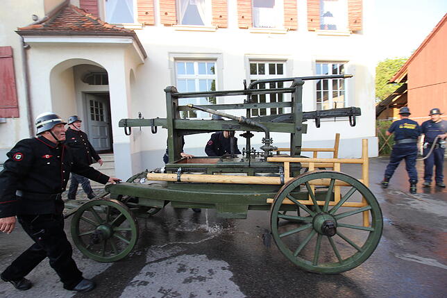 Diese Spritze nahm die Feuerwehr Bambergen 1867 in Dienst, sie ist noch voll funktionsfähig.