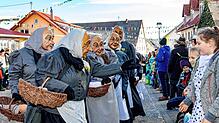 Die Weible von der Narrenvereinigung Bärenthal, hier eine Aufnahme von 2018, werden auch dieses Jahr wieder dabei sein. Bild: H.-P. ...