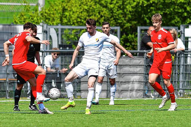 Bild 1: SV 08 Laufenburg kassiert 3:6-Niederlage bei der U23 des Freiburger FC &ndash; und wir haben Bilder!