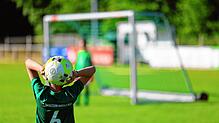 Ein E-Jugend-Spieler des BSV Nordstern Radolfzell bei einem Einwurf. Für Kicker in dieser Altersklasse wird sich zur neuen Saison ...