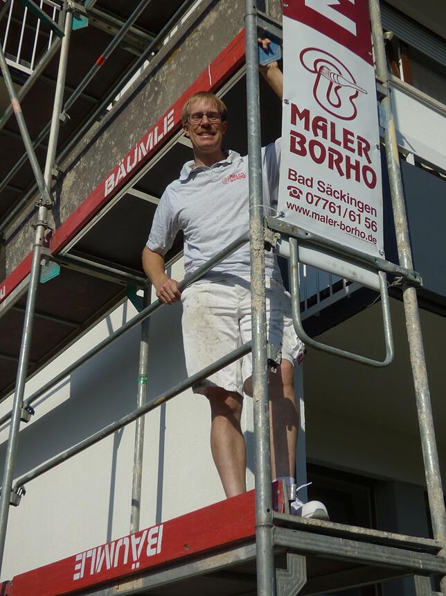 Alexander Borho, Inhaber eines Malerbetriebes in Bad Säckingen, tritt in der Schweiz nur als Kleinunternehmer auf und kann so bestimmte ...