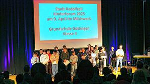 Nur einer der vielen Auftritte im Kinderforum: Die vierte Klasse der Grundschule Güttingen macht sich Sorgen um die Umwelt und möchte ...