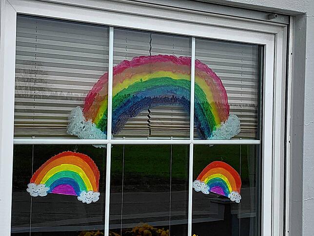 Bild 16: Der SÜDKURIER macht mit: Bunte Regenbogen gegen Corona