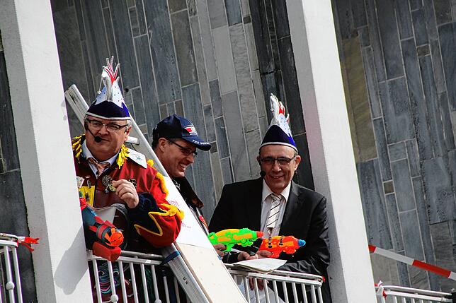 Bild 12: Alle Macht den Narren: Alle Bilder vom Rathaussturm in Friedrichshafen (2)
