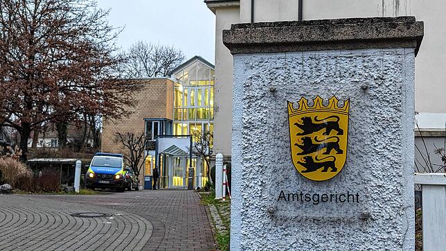 Blick auf das Singener Amtsgericht in der Erzbergerstraße – hier ein Archivbild: Seit Anfang Januar gibt es dort keinen offiziellen ...