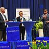 Wahlarena in Allensbach 2023: Mit Kandidat Robert Hogg (links), Moderator Jörg-Peter Rau, Mitglied der SÜDKURIER Chefredaktion, und ...