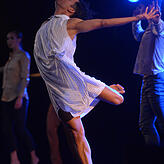 Die Peridance Contemporary Dance Company begeisterte am letzten Abend im Großen Zelt.
