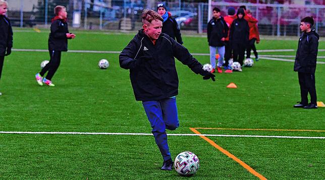 Bild 10: Eindrücke vom Training der E-Junioren des SV Jestetten nach der Corona-Pause