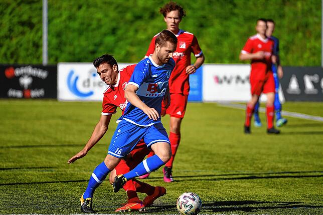 Bild 46: Spitzenreiter FC Erzingen setzt sich mit 5:0 beim FC RW Weilheim durch &ndash; und wir haben die Bilder!
