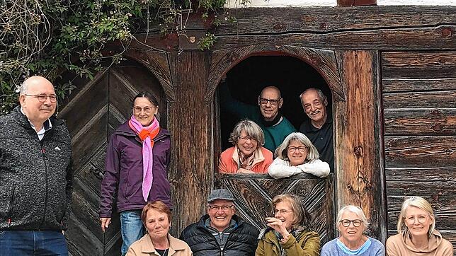 Das Ensemble des Seniorentheaters des Freilichtmuseums fiebert der Premiere am Samstag entgegen. Bild: Theatergruppe