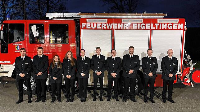 Auf dem Foto stellten sich von links auf: Luka Zivko, Felix Sorg, Svenja Daz, Natalya Martin, Laura Brandt, Kevin Kenner, Jens Riedle, ...