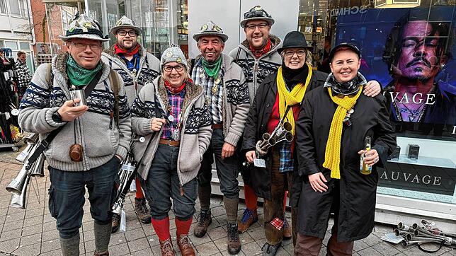 Bild 8: Großer Häfler Narrensprung in der Innenstadt &ndash; Teil 1