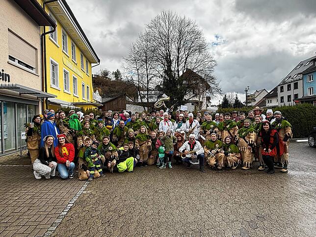 Die Kadelburger Fergen nach einer kleinen Stärkung und dem schließen der Volksbank Hochrhein.