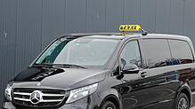(Symbolbild) Ein Taxifahrer wurde in Konstanz von seinem Fahrgast attackiert.