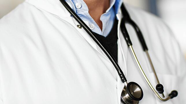 Wenn Ihr Arbeitsplatz Sie krank macht, sollten Sie Ihre Gesundheit ernst nehmen und den Arzt aufsuchen.