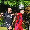 Dominik Maus (FCG, links) im Zweikampf mit Ramiro David de Lillo (FCBD).