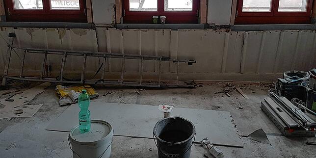 So sah einer der Haupträume des Gebäudes vor der Sanierung aus.