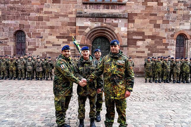 Bild 4: Bilder der beeindruckenden Bundeswehr-Parade vor dem Villinger Münster