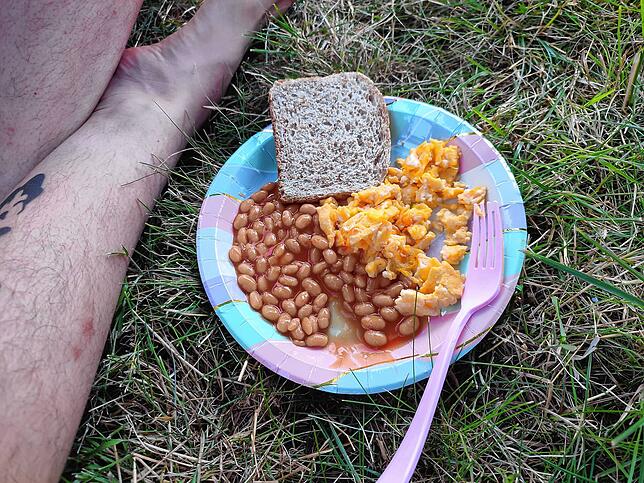 Rührei, Bohnen und Toastbrot – das gab es als Frühstück am Sonntagvormittag.